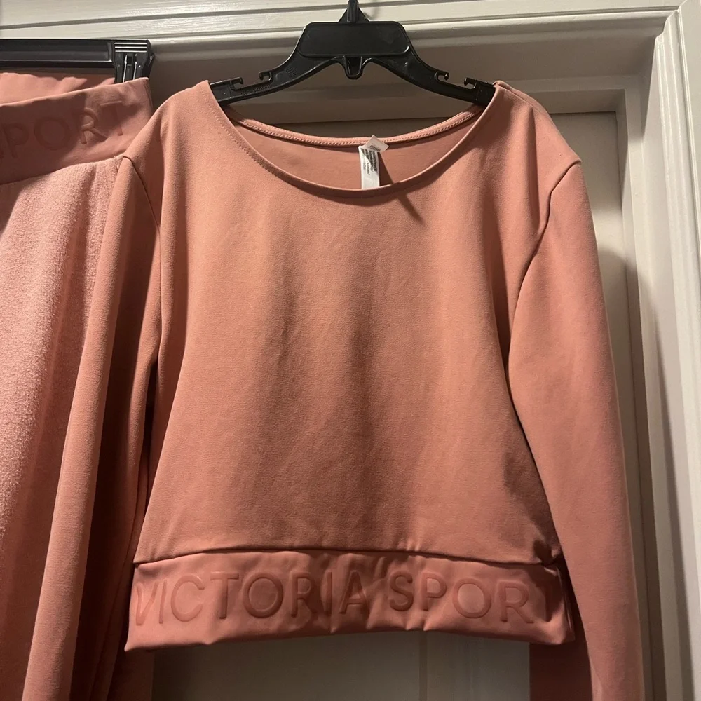Victoria Sport blush matching sweat set - Picture 2 of 8